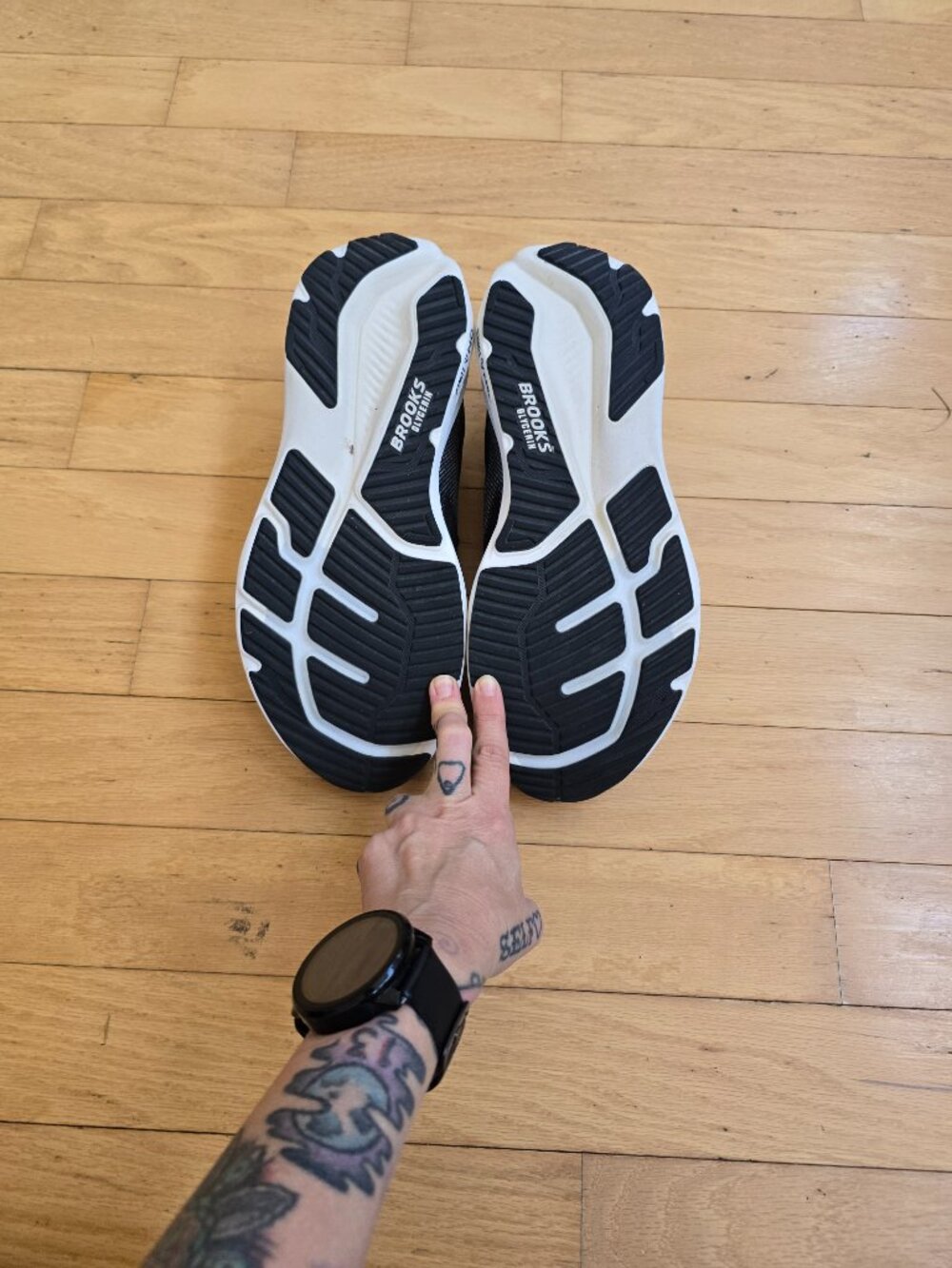 Brooks | Glycerin 23 black sporty running sneakers | MENS 11 - Picture 10 of 10